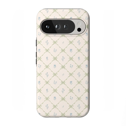 Petit Petals | Dainty Lattice Case